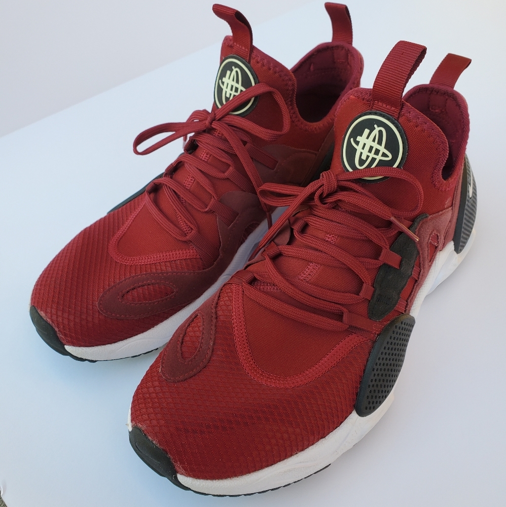 Nike Air Huarache E.D.G.E TXT, size 9.5, Red and white